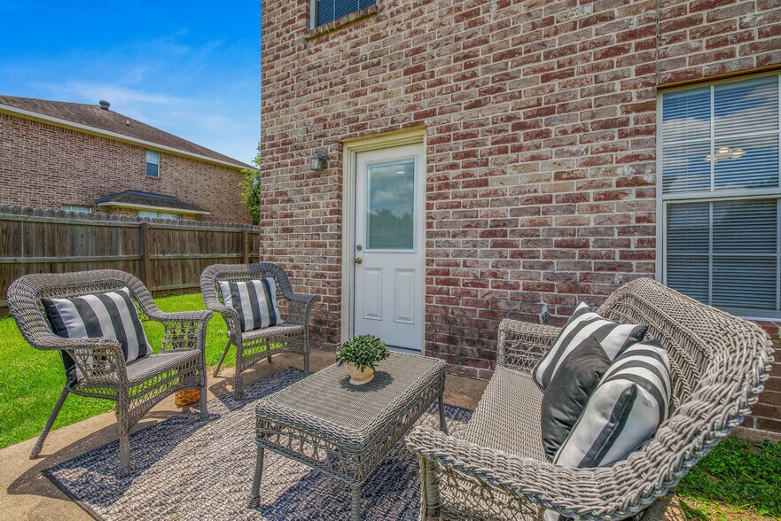 More Photos Of 1128-1136 Gridiron Drive, College Station Apartments For Sale