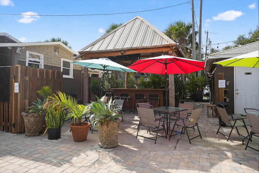 More Photos Of 314 Flagler Ave, New Smyrna Beach Storefront For Sale