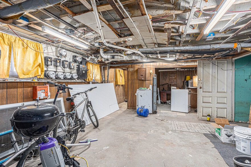 More Photos Of 701 Center Ave, Bay City Apartments For Sale