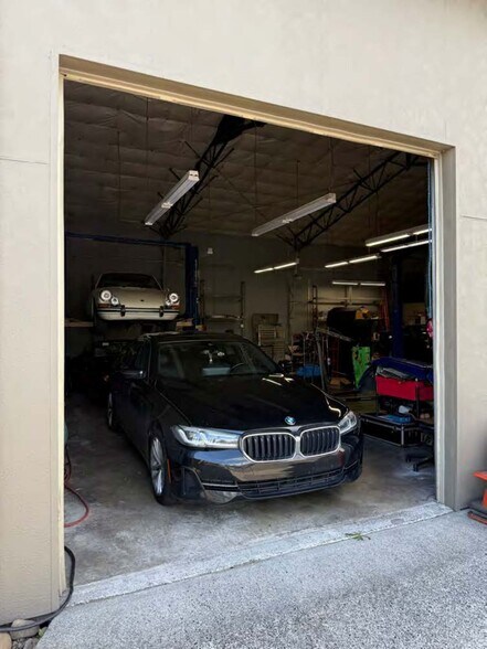 More Photos Of 11846 SE Stark St, Portland Auto Repair For Sale