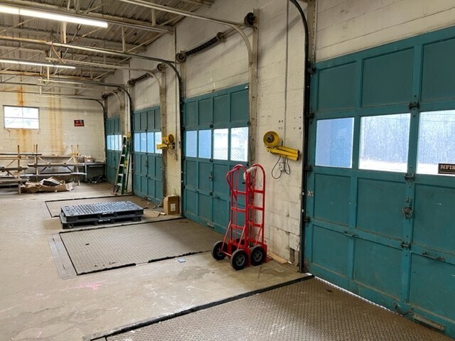 More Photos Of 73 Pickering Rd, Rochester Coworking Space