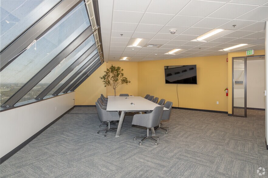 More Photos Of 801 K St, Sacramento Office For Lease