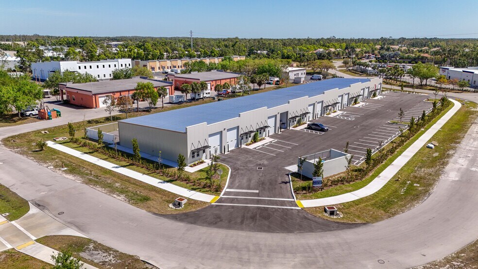 More Photos Of 6551 Corporate Park Cir, Fort Myers Warehouse For Lease