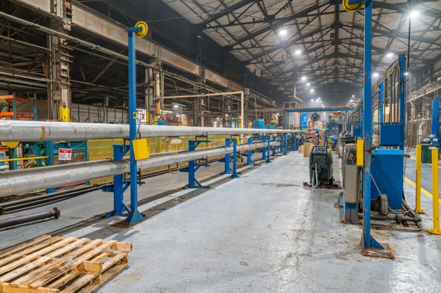 More Photos Of 621 Dana St NE, Warren Manufacturing For Lease