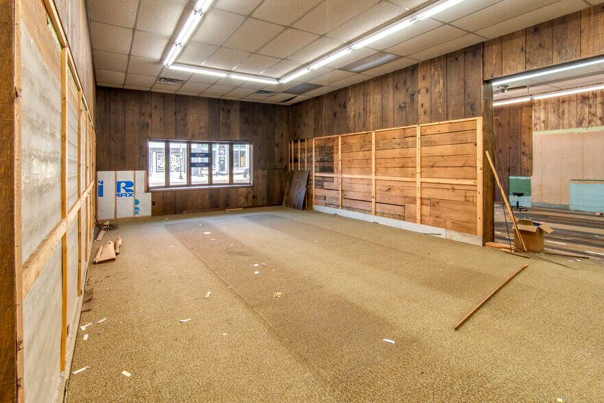 More Photos Of 128-130 N Mill St, Saint Louis General Retail For Sale