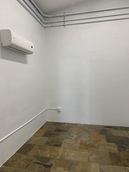 More Photos Of 4531 Pouli Rd, Kapaa Storefront Retail Office For Lease