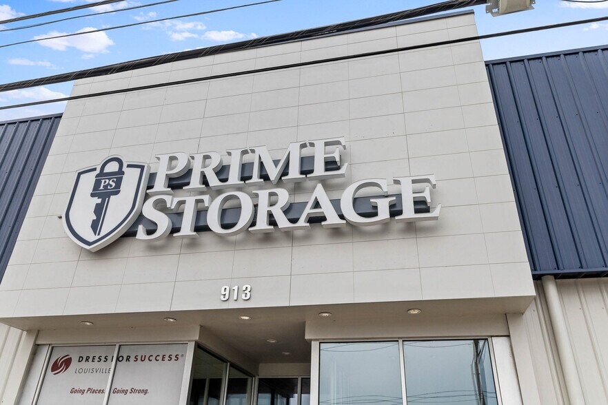More Photos Of 913-925 E Main St, Louisville Self Storage For Lease