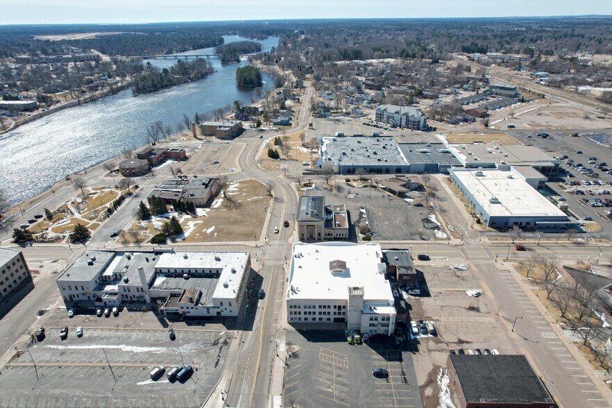 More Photos Of 311 W Grand Ave, Wisconsin Rapids Office For Sale