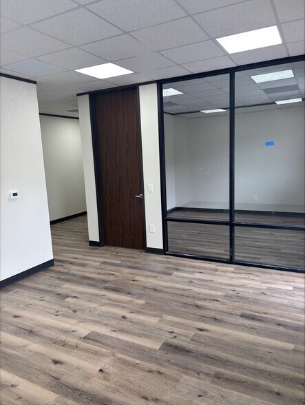 More Photos Of 1850 W Henderson Rd, Angleton Unknown For Lease