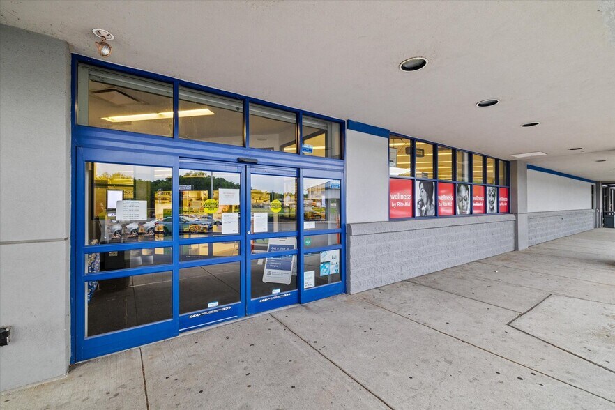 More Photos Of 44 Kings Vlg, Minersville Drugstore For Lease