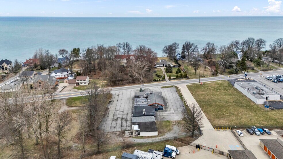 More Photos Of 5348 E Lake Rd, Sheffield Lake Restaurant For Sale