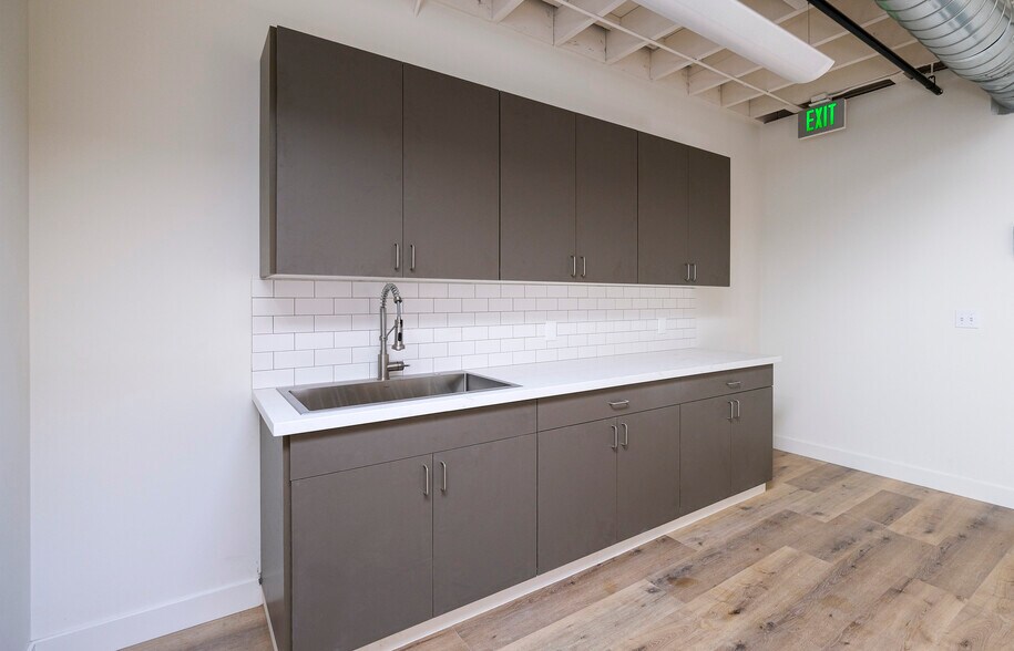 More Photos Of 331 N Milpas St, Santa Barbara Storefront Retail Office For Lease