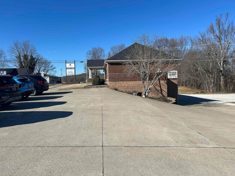 More Photos Of 10015 Main St, Whitesville General Retail For Lease