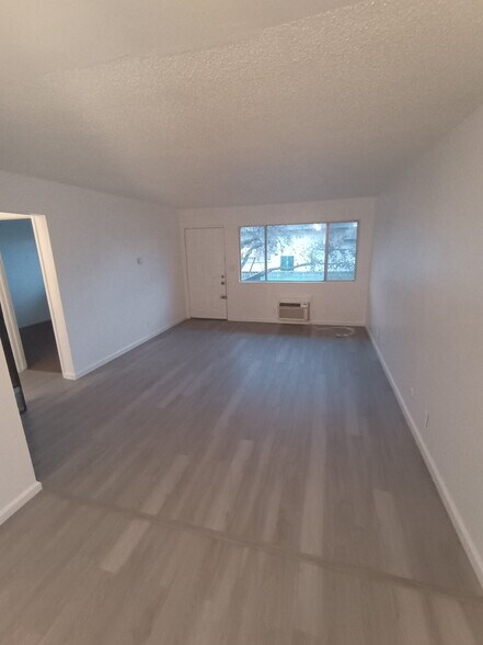 More Photos Of 3345 E Fairmont Ave, Fresno Apartments For Sale