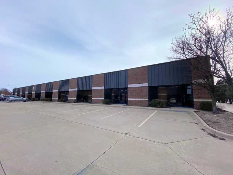 Primary Photo Of 8200 E 34th St, Wichita Light Manufacturing For Lease