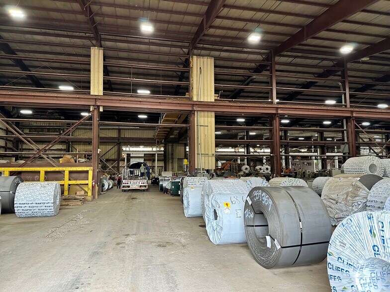 More Photos Of 5443 W 70th Pl, Bedford Park Manufacturing For Sale