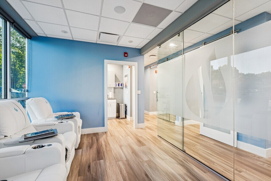 More Photos Of 55 Willow Ln, Marlboro Medical For Lease