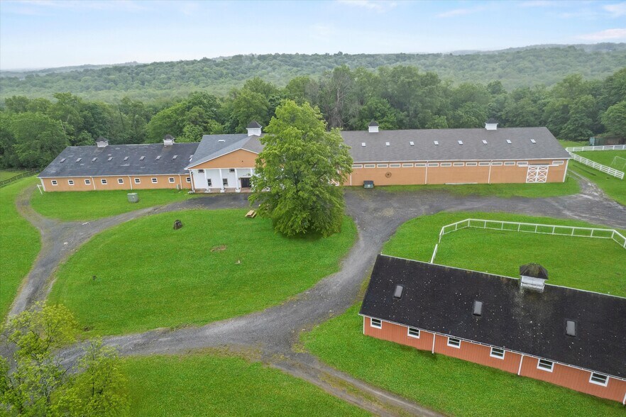 Primary Photo Of 173 Sarah Wells Trl, Campbell Hall Self Storage For Sale