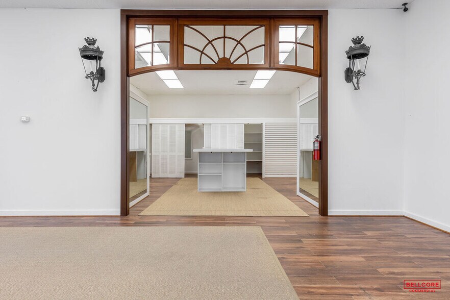 More Photos Of 427 Garden St, Pensacola General Retail For Lease