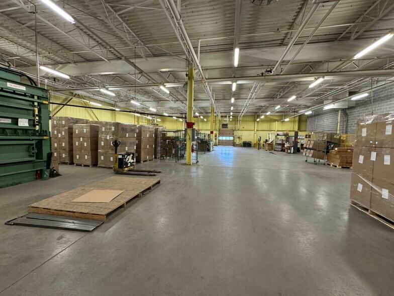 More Photos Of 39 Myers Way, Willsboro Warehouse For Lease