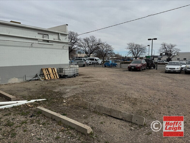 More Photos Of 1490-1494 Carr St, Lakewood General Retail For Sale