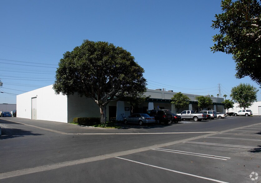 More Photos Of 1598 S Anaheim Blvd, Anaheim Manufacturing For Lease