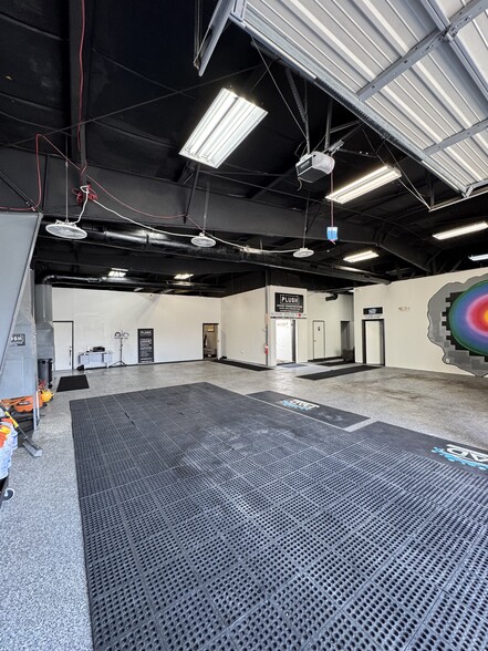 More Photos Of 908 Moretz Ave, Charlotte Industrial For Lease