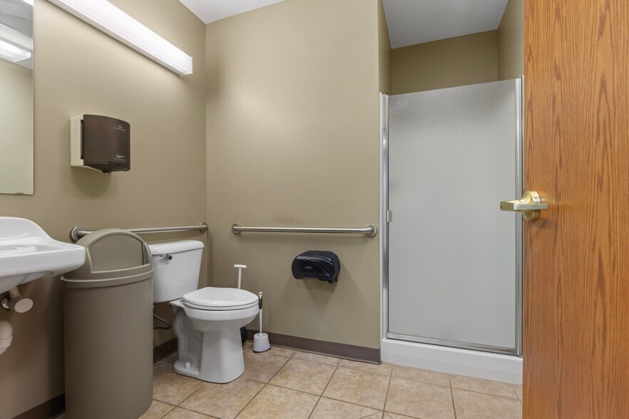 More Photos Of 5112 Forest Hills Ct, Loves Park Industrial For Sale
