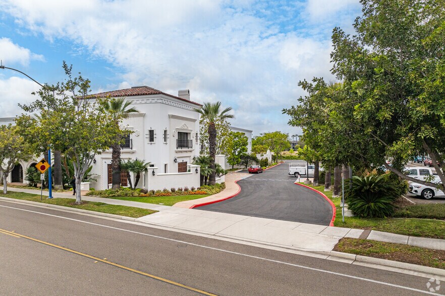 More Photos Of 4650 Overland Ave, San Diego Light Manufacturing For Sale