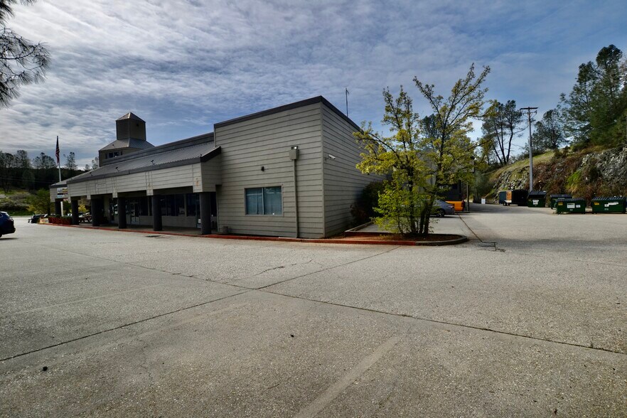 More Photos Of 840 E Main St, Grass Valley Movie Theatre For Sale