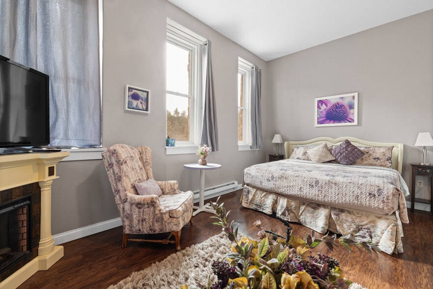 More Photos Of 603 N River St, Hot Springs Hotel For Sale