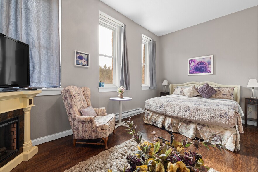 More Photos Of 603 N River St, Hot Springs Hotel For Lease