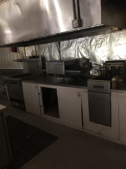 More Photos Of 11855 Nashville Hwy, Baxter Convenience Store For Sale