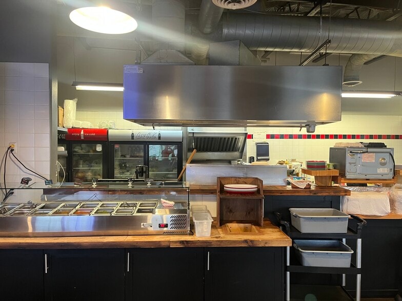 More Photos Of 2417 W Kennewick Ave, Kennewick Restaurant For Lease