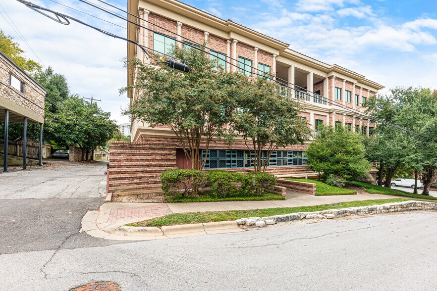 More Photos Of 1700 Rio Grande St, Austin Office For Sale