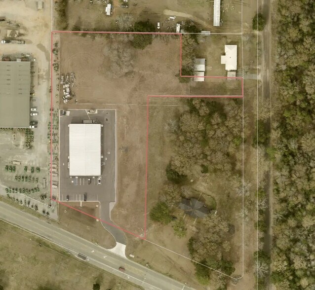 More Photos Of 8380 Tanner Williams Rd, Mobile Light Distribution For Lease
