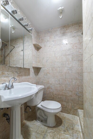 More Photos Of 114 E 37th St, New York Apartments For Sale