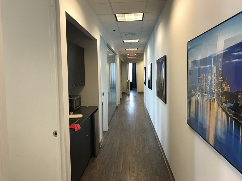 More Photos Of 4600 East West Hwy, Bethesda Medical For Lease
