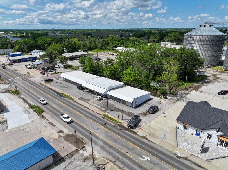 Primary Photo Of 104 N Orange St, Butler Freestanding For Lease