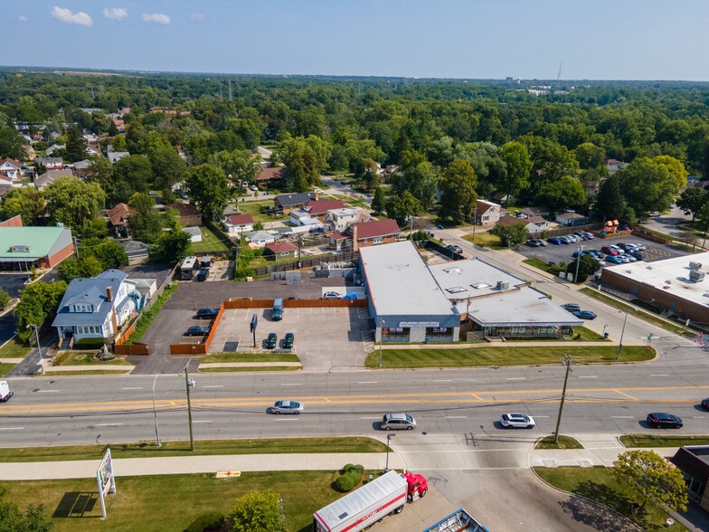 Primary Photo Of 1628 Rand Rd, Des Plaines Showroom For Sale