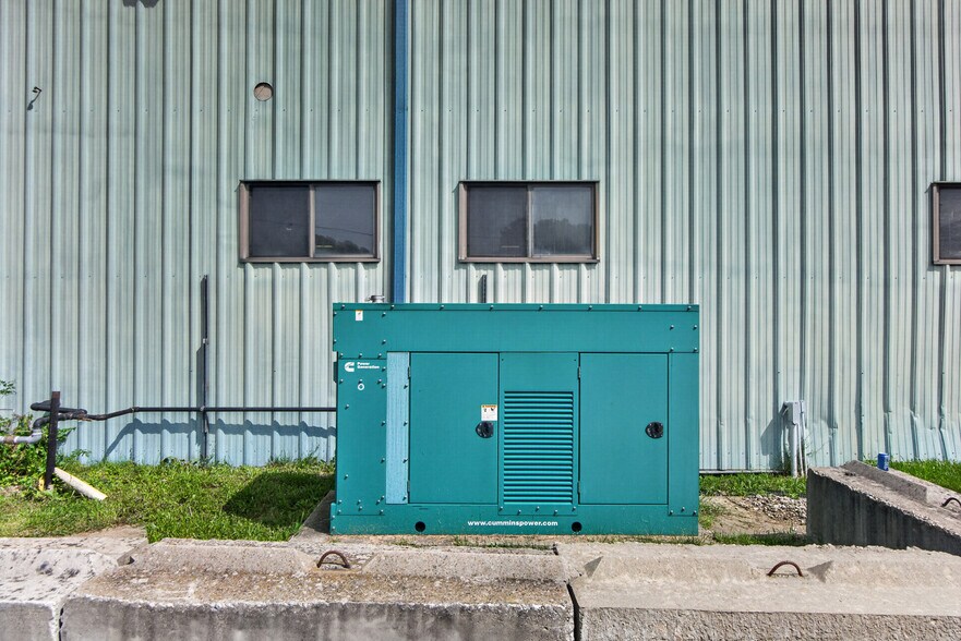More Photos Of 211 Mill St, Springport Light Distribution For Sale