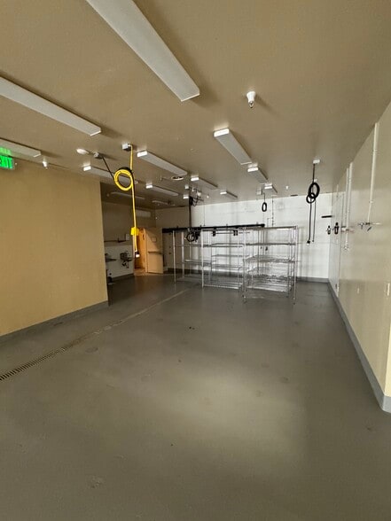 More Photos Of 190 E San Antonio Dr, King City Industrial For Sale