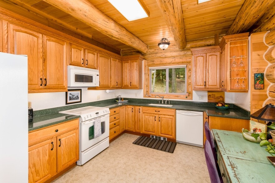 More Photos Of 82 Meadows Loop, Lyle Specialty For Sale