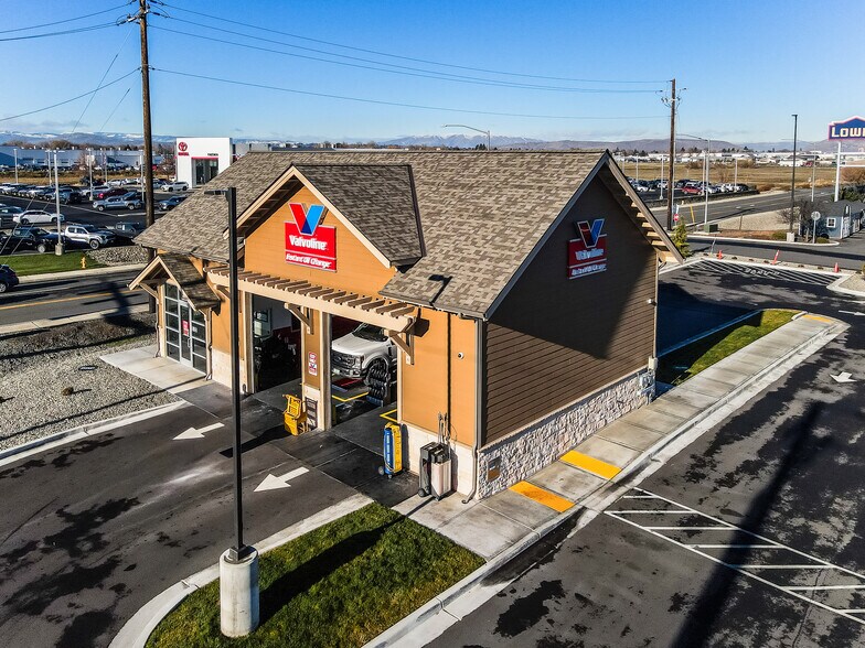 Primary Photo Of 2239 Longfibre Rd, Yakima Auto Repair For Sale