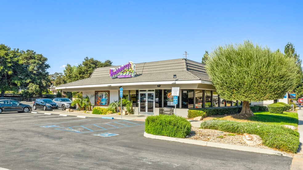 More Photos Of 6910 El Camino Real, Atascadero Restaurant For Sale