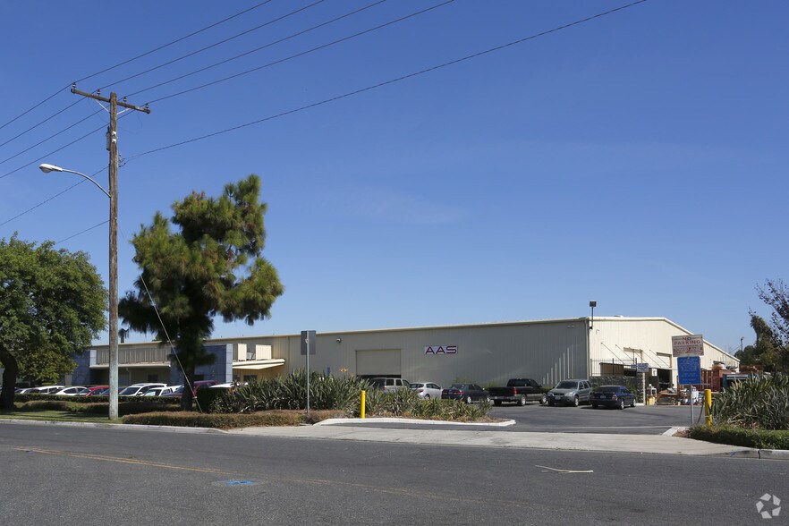 More Photos Of 3051 Myers St, Riverside Manufacturing For Lease