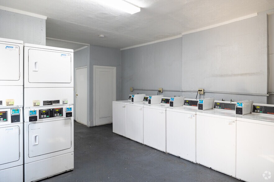 More Photos Of 5640 Santa Monica Blvd, Los Angeles Apartments For Sale