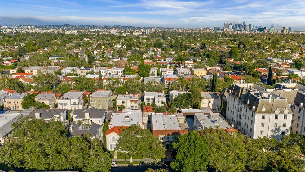 More Photos Of 326 N Sycamore Ave, Los Angeles Apartments For Sale