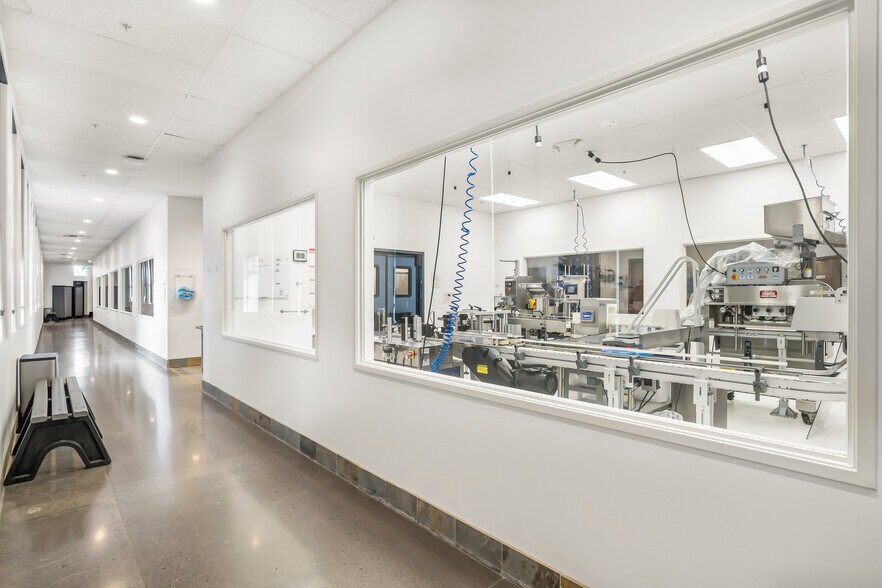 More Photos Of 601 N Larch St, Sisters Research And Development For Sale