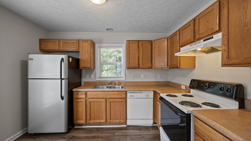 More Photos Of 624 S Williamson Ave, Elon Apartments For Sale